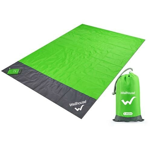 Waterproof Sand-Free Beach Blanket – Lightweight Quick-Dry Family-Size Outdoor Mat with Carry Bag & Clips